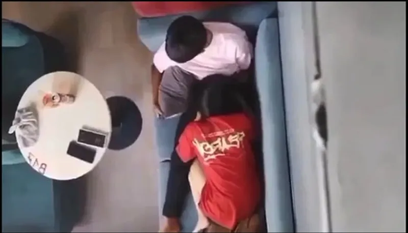 Quay lén eny mút mút cho nhân tình nơi công cộng
